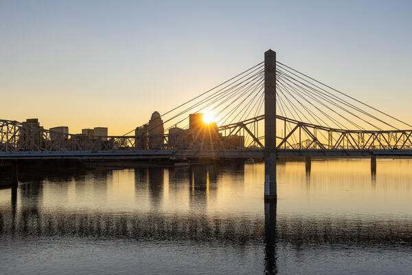 Why Use a Commercial Collection Agency Serving Louisville, Kentucky?