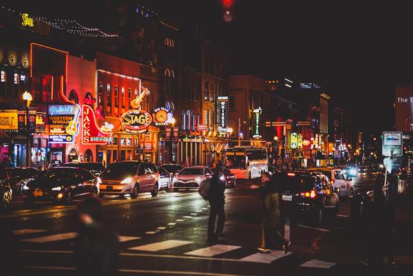 Why Use a Commercial Collection Agency Serving Nashville, Tennessee?